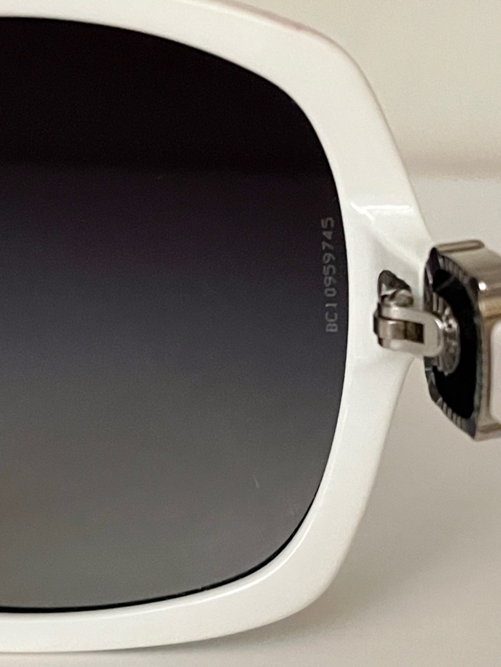 CHANEL Black and White Oversized Gradient Lens Sunglasses - Picture 8 of 16
